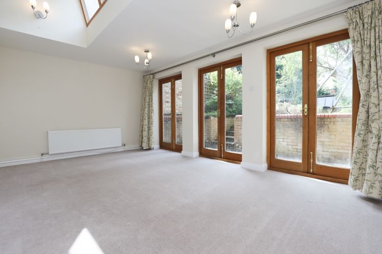 Property photo 2 of 14 231948