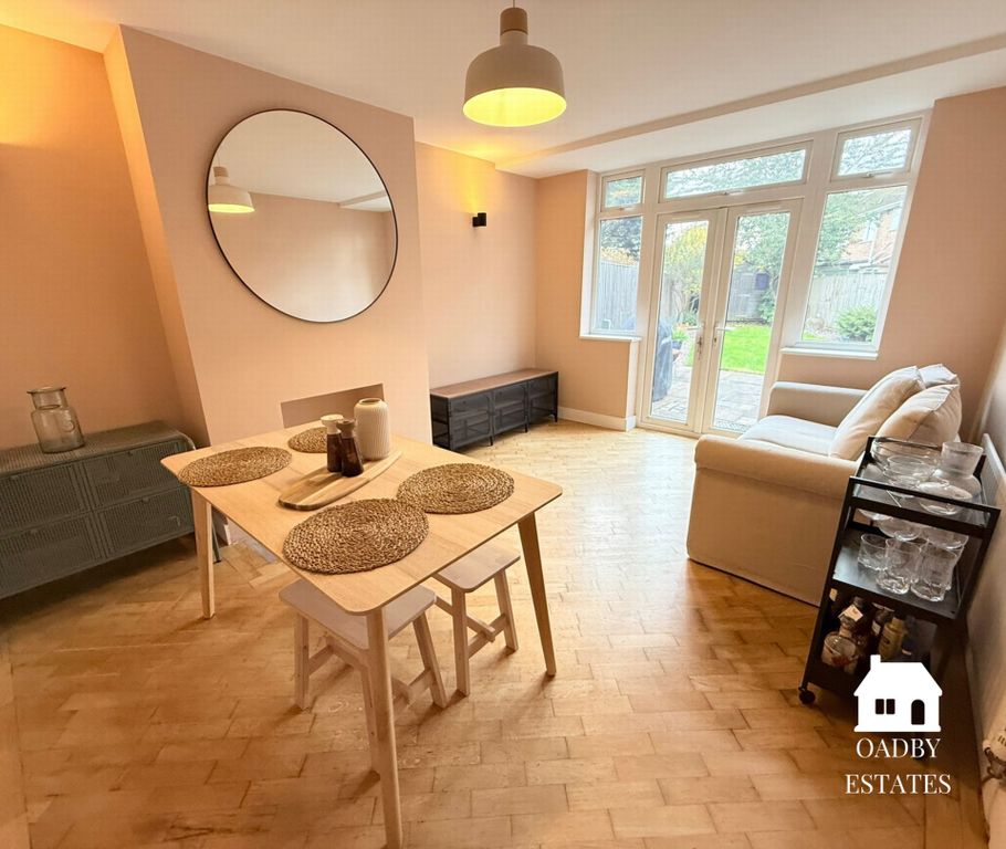 Property photo 2 of 10 Dining