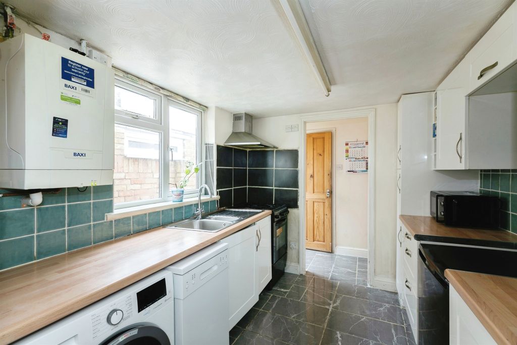 Property photo 2 of 8