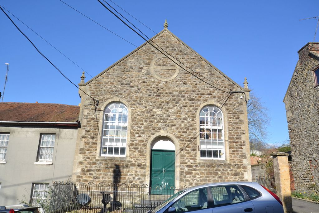 Property photo 1 of 6
