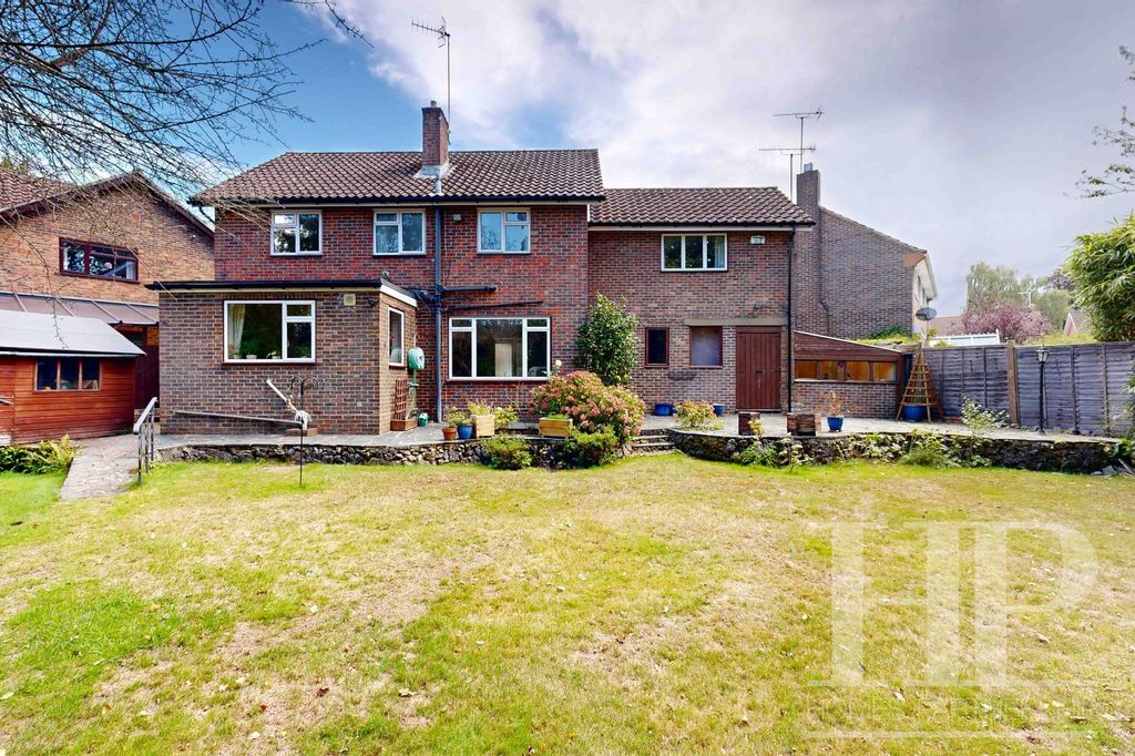 Property photo 2 of 20