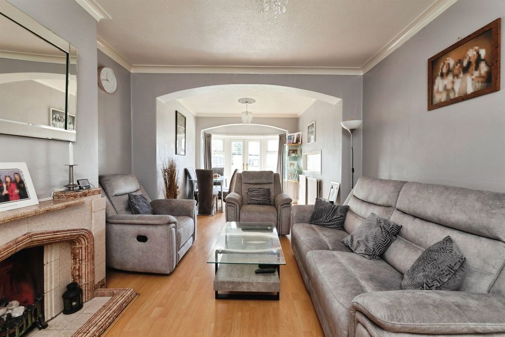 Property photo 2 of 16