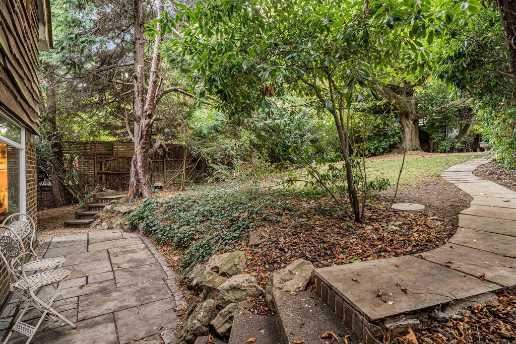 Additional image 35 of 4 bed detached house for saleCastleleigh Court, Enfield EN2