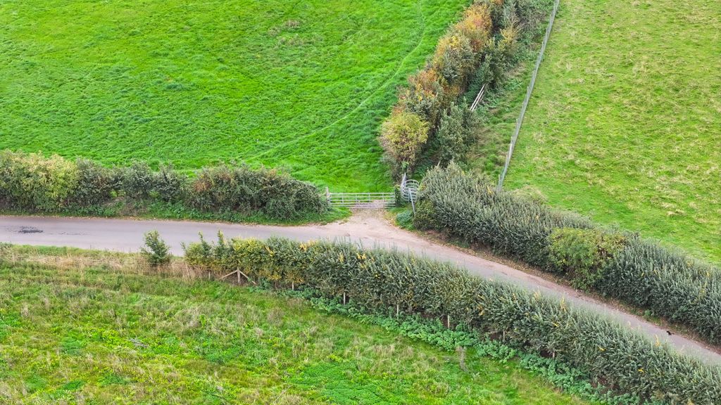 Property photo 3 of 4 Photo 1