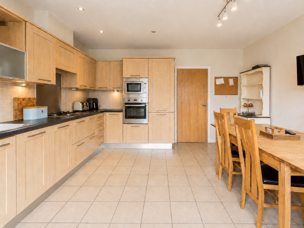 Property photo 3 of 24