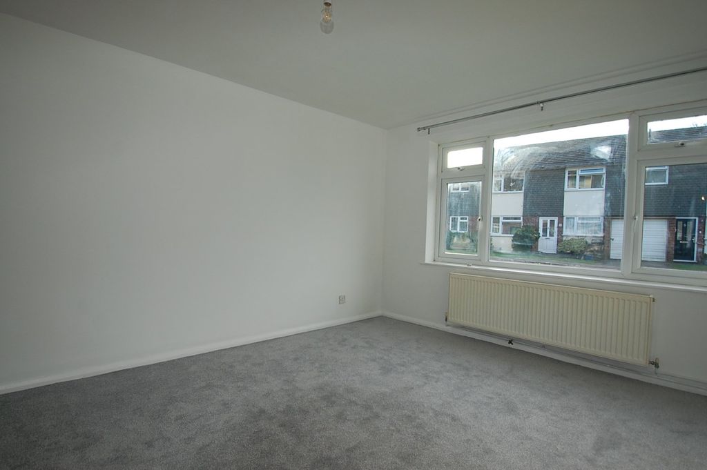 Property photo 3 of 10 Front Room