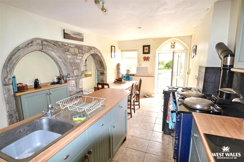 Property photo 2 of 22 8 (3).Jpg