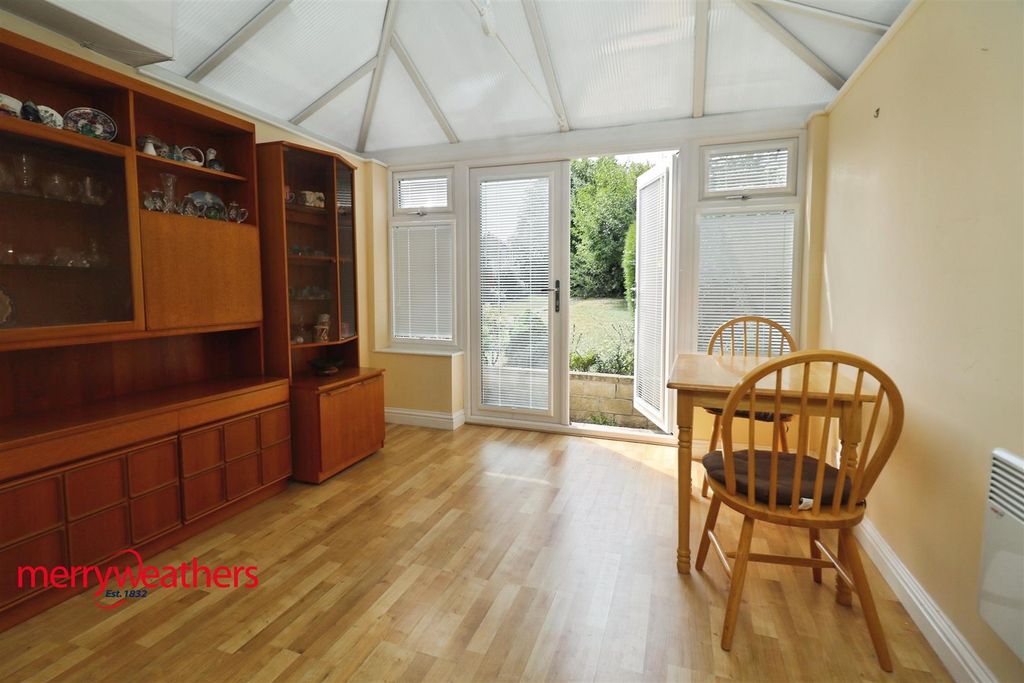 Property photo 3 of 12 Conservatory