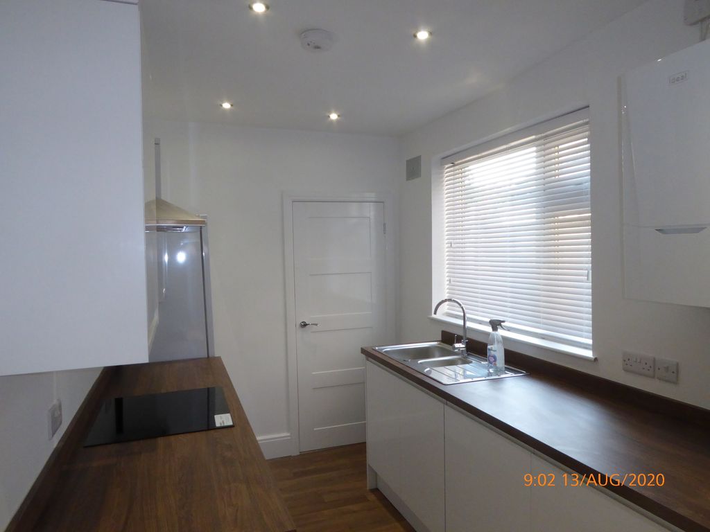 Property photo 2 of 11 Kitchen