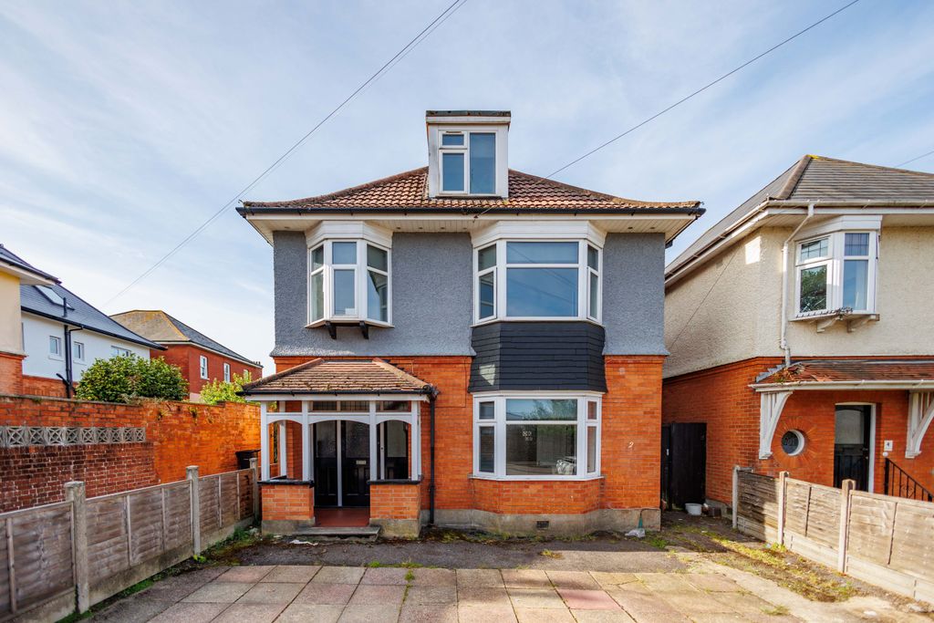 Property photo 1 of 20 _6M_8986