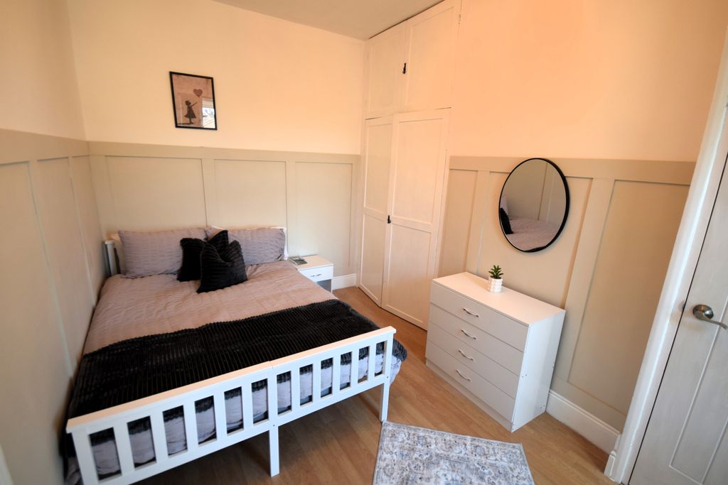 Property photo 1 of 15 Bed 3