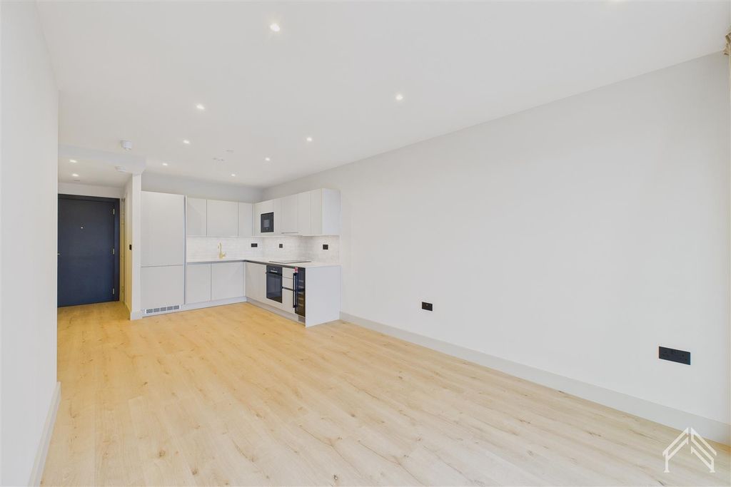 Property photo 2 of 12 4.Jpg