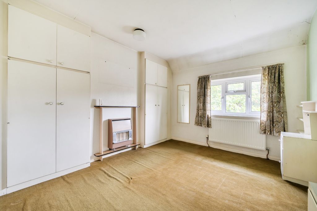 Property photo 3 of 18 1525946-12-6Aba3B...
