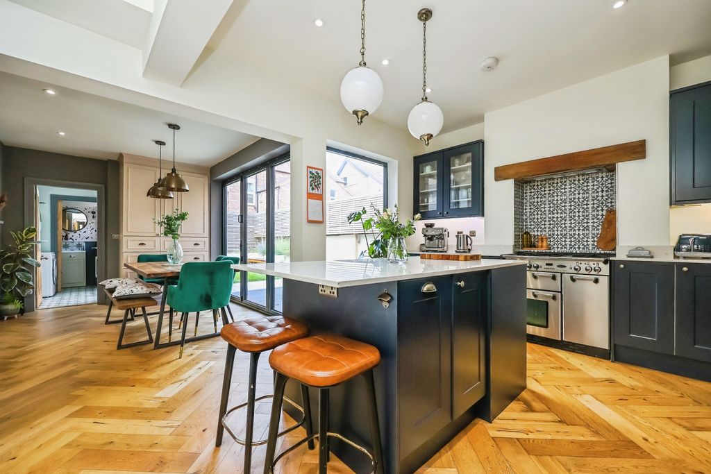 Property photo 2 of 17 Kitchen