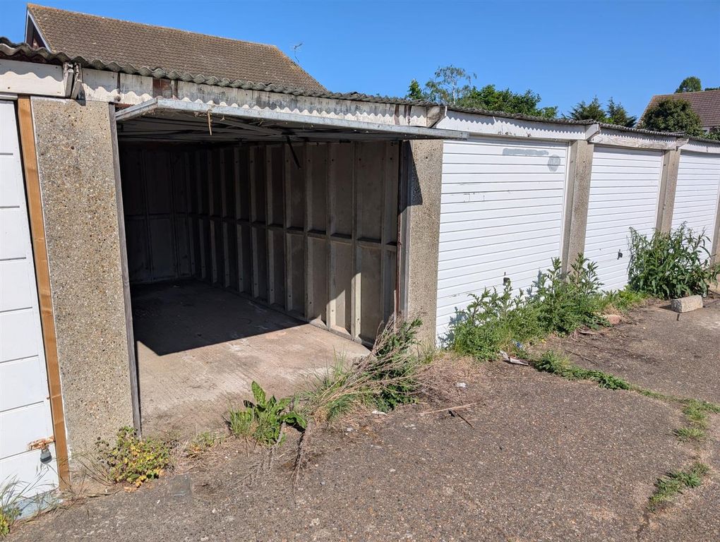 Property photo 2 of 3