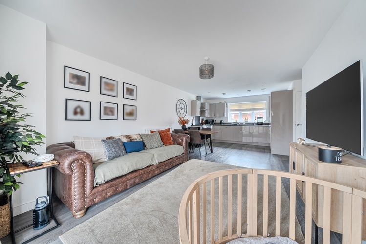 Property photo 2 of 20