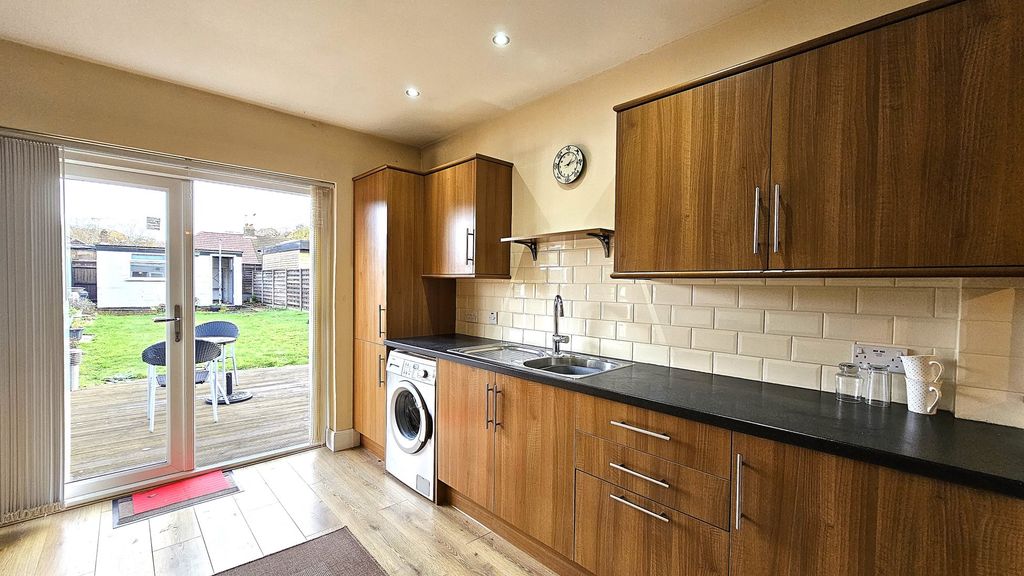 Property photo 3 of 29