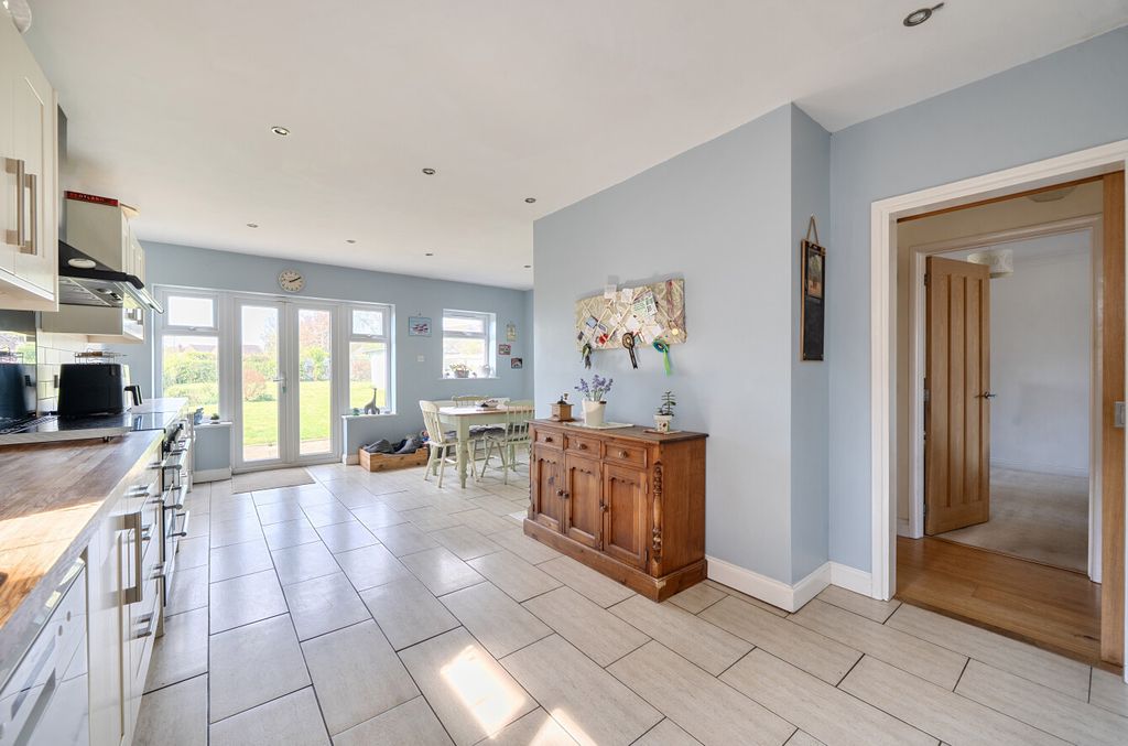Property photo 2 of 13 1439469-12-69d50A...