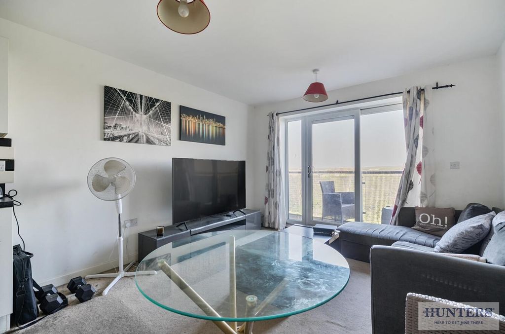 Property photo 3 of 13 43A82A7B-365B-48Cf-A827-F9B78Befa4d0.Jpg