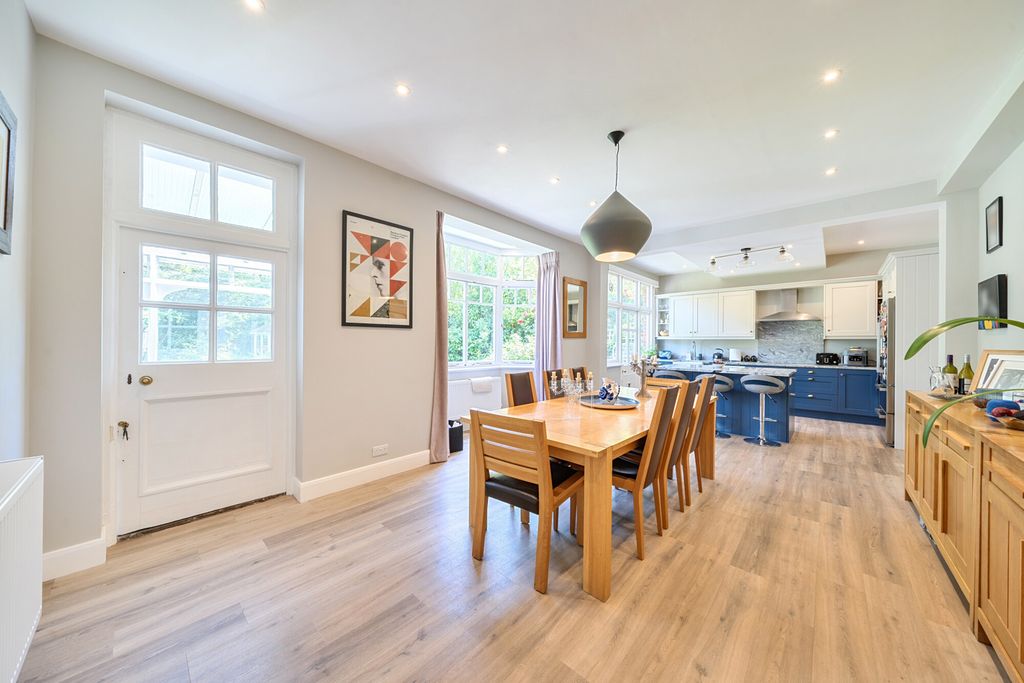 Property photo 3 of 23 1465030-20-6A1597...