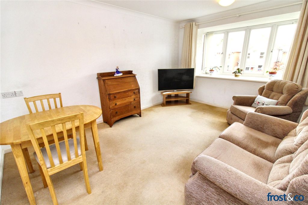 Property photo 2 of 14 Living/Dining Room