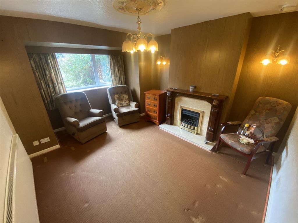 Property photo 3 of 10 Dining Room