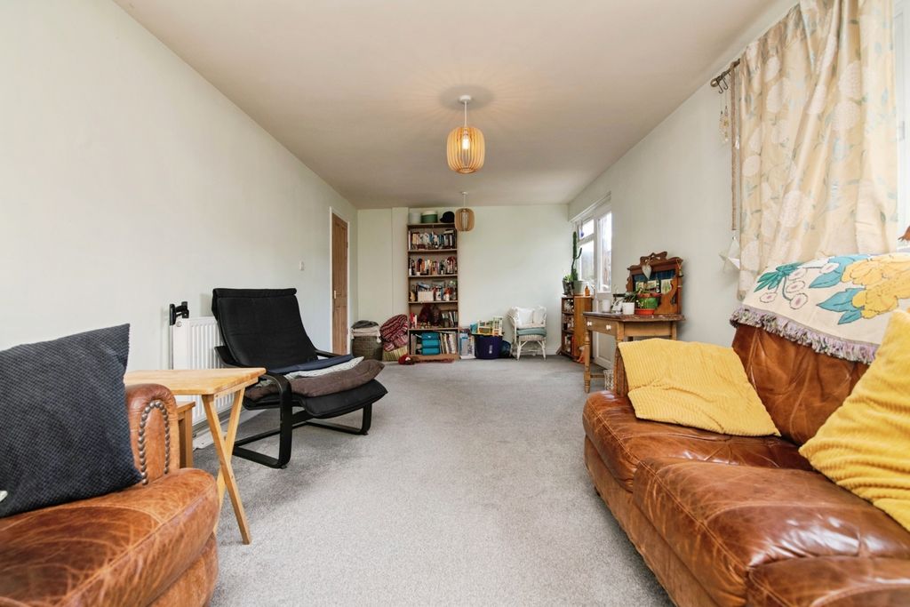 Property photo 3 of 16 Photo