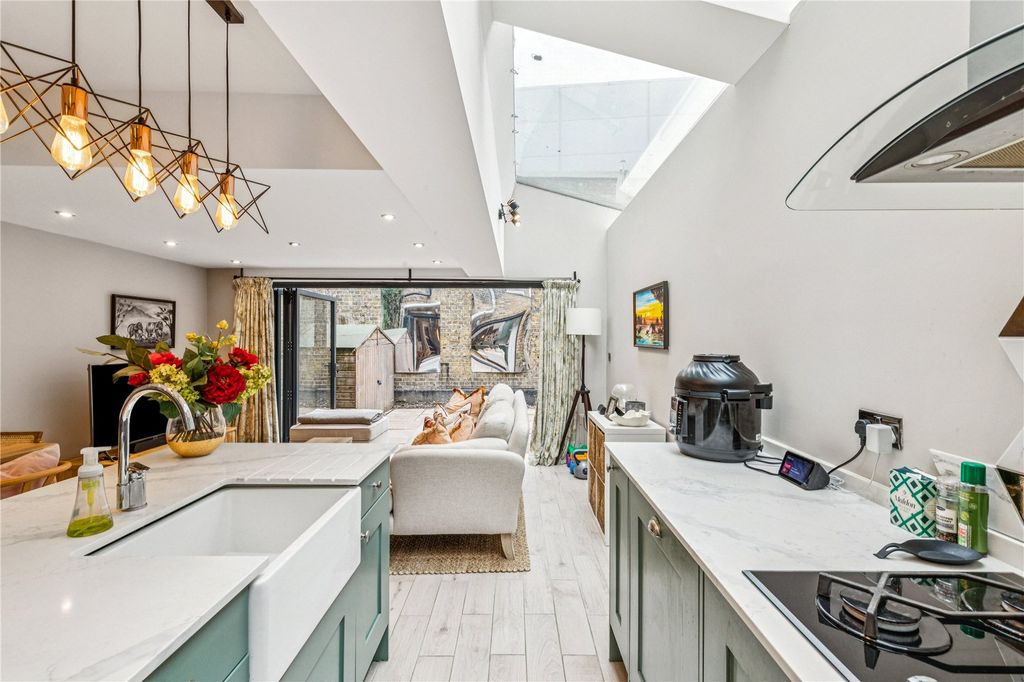 Property photo 1 of 8 Picture No. 05