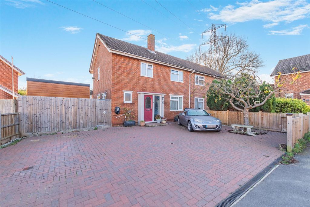 Property photo 1 of 15 8671943-Exterior02-V2.Jpg