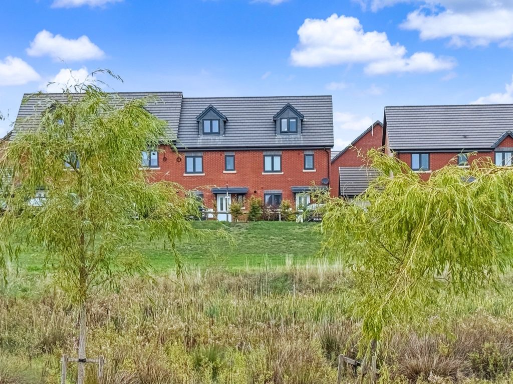 Property photo 1 of 39 4979960