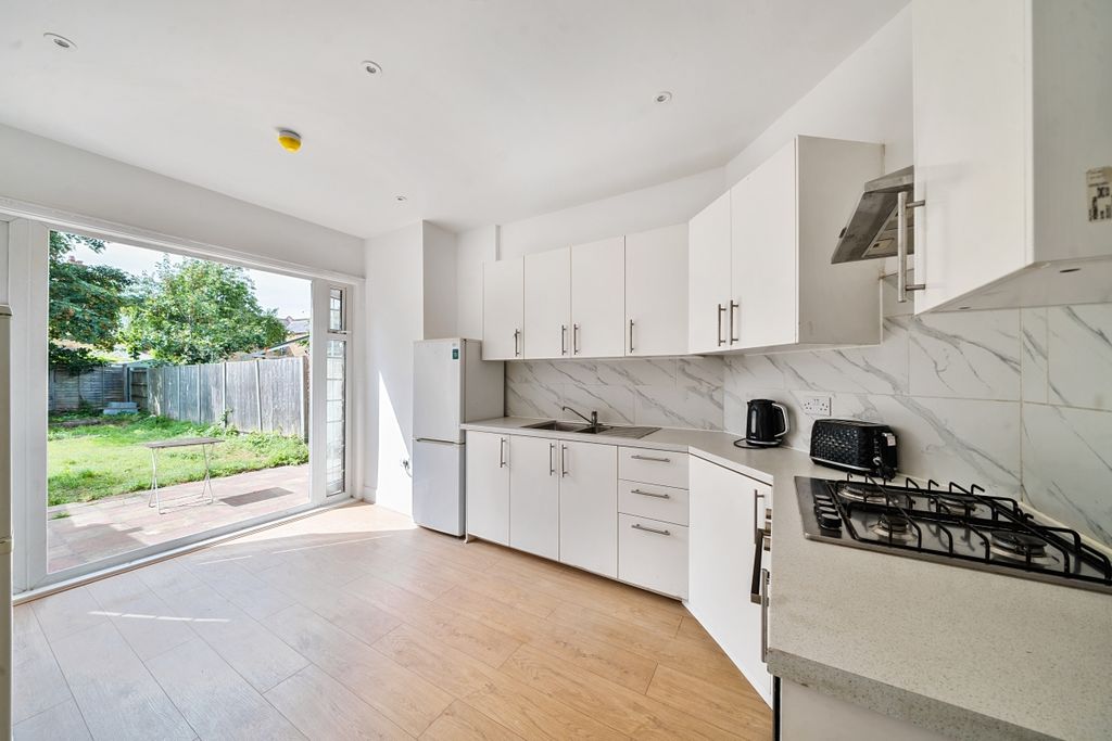 Property photo 3 of 18 1179138 (3)