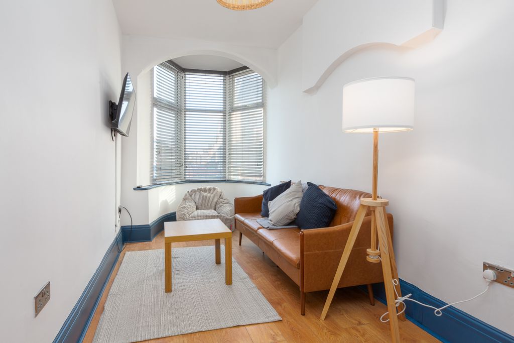 Property photo 2 of 36 Wellington-18