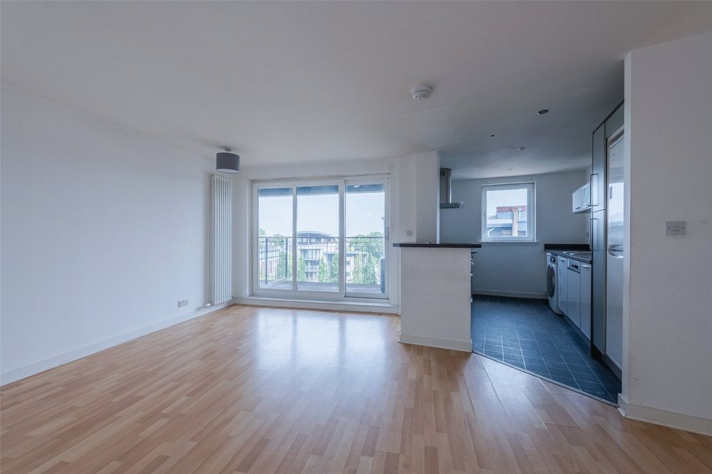 Property photo 3 of 18 East Pilton Farm