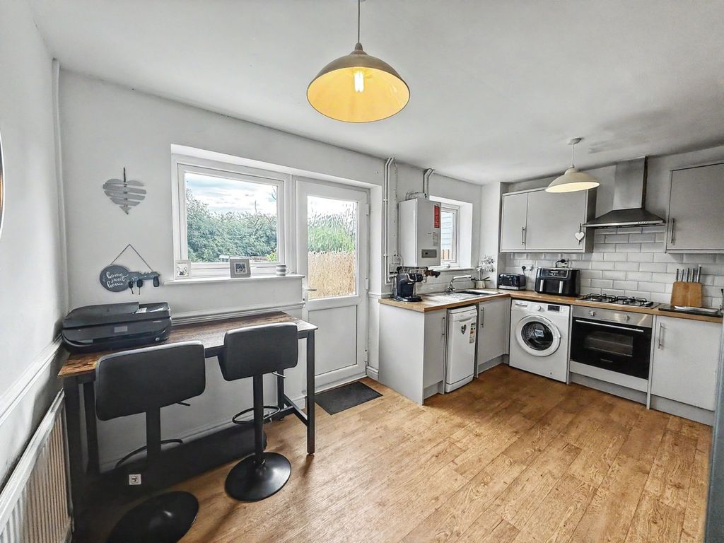Property photo 3 of 31 5503309
