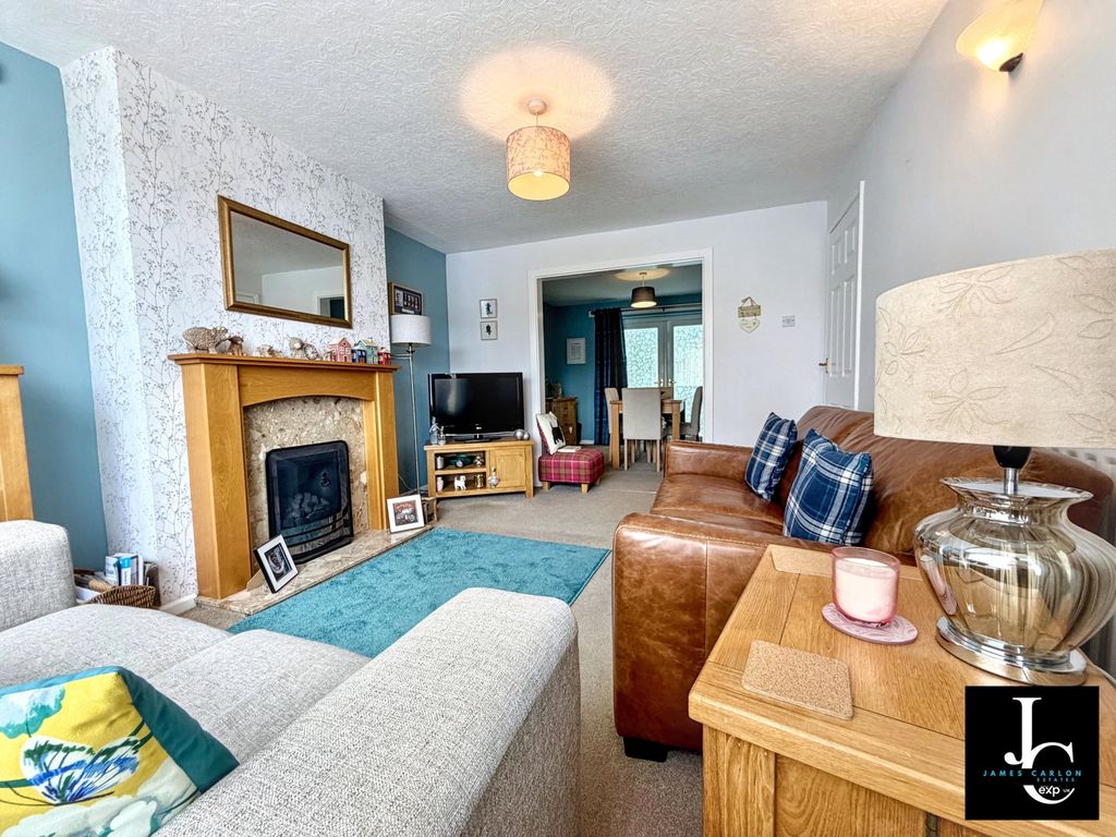 Property photo 2 of 13