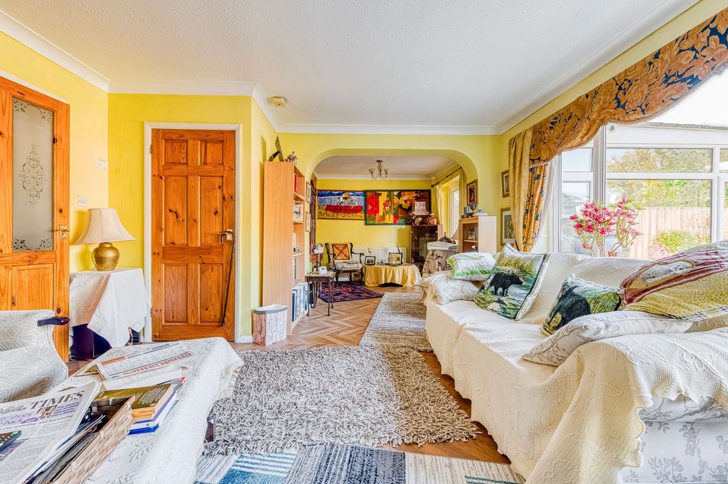 Property photo 2 of 13