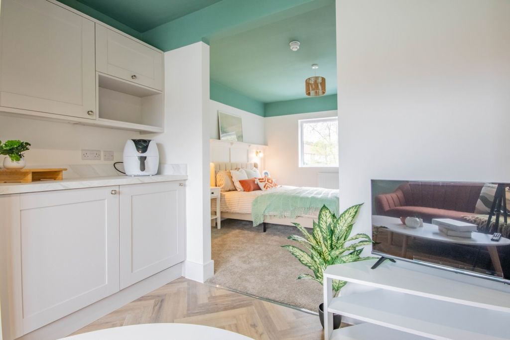 Property photo 3 of 12 Lrg_E-7