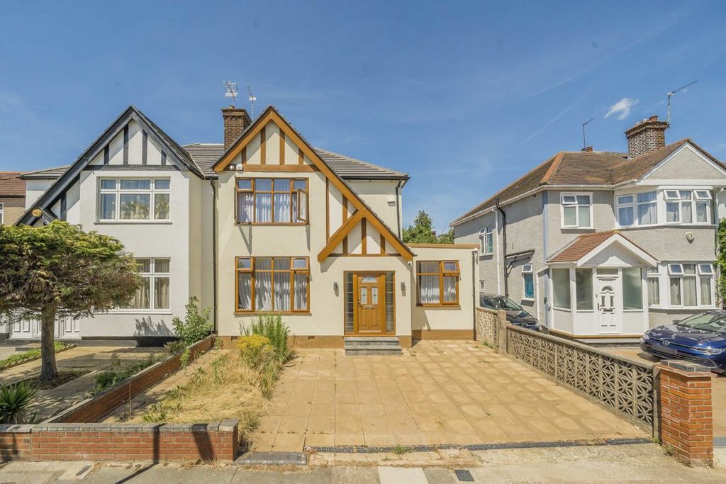 Property photo 1 of 11