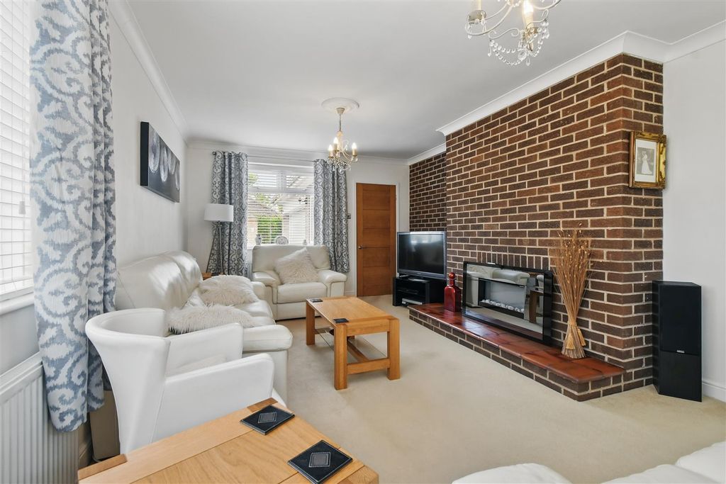 Property photo 3 of 23 Photo_026.Jpg