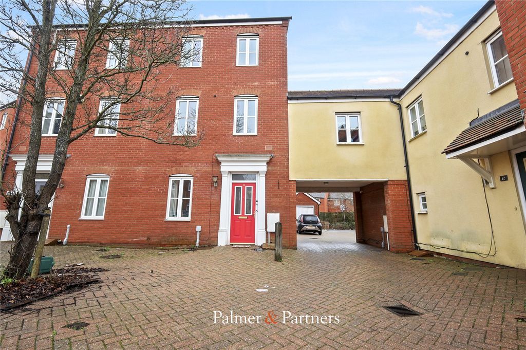 Property photo 1 of 11 External