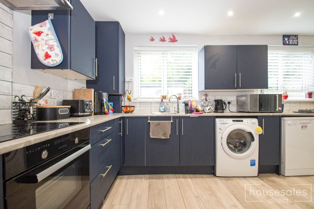 Property photo 3 of 14