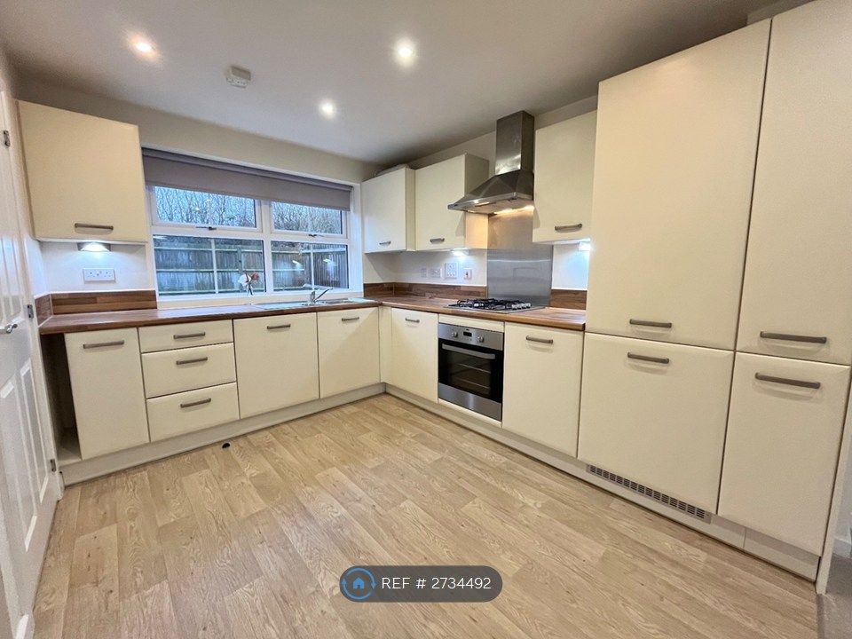 Property photo 2 of 16 Kitchen