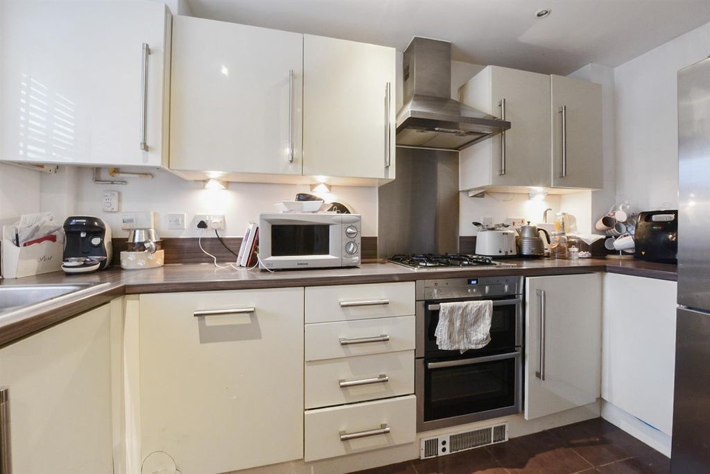 Property photo 2 of 15 Kitchen