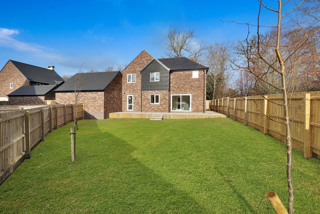 Property photo 3 of 12