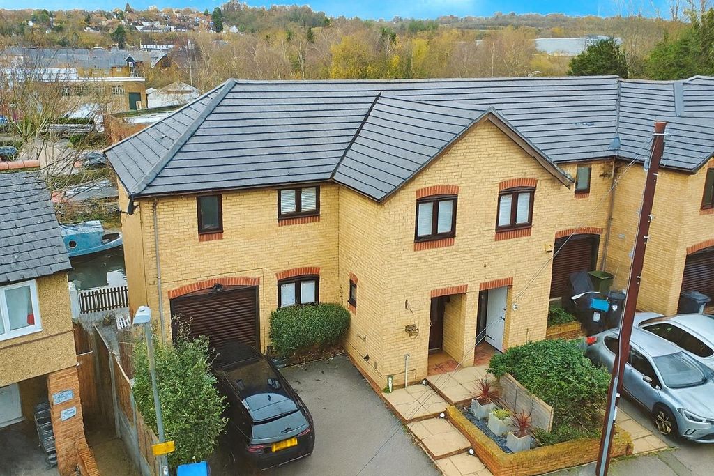 Property photo 1 of 19 Cbb7686E-d6B0-41dc-8De5-A0d2B383E15B.Png