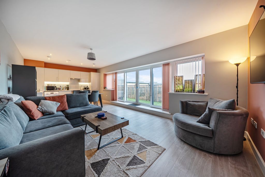 Property photo 3 of 14