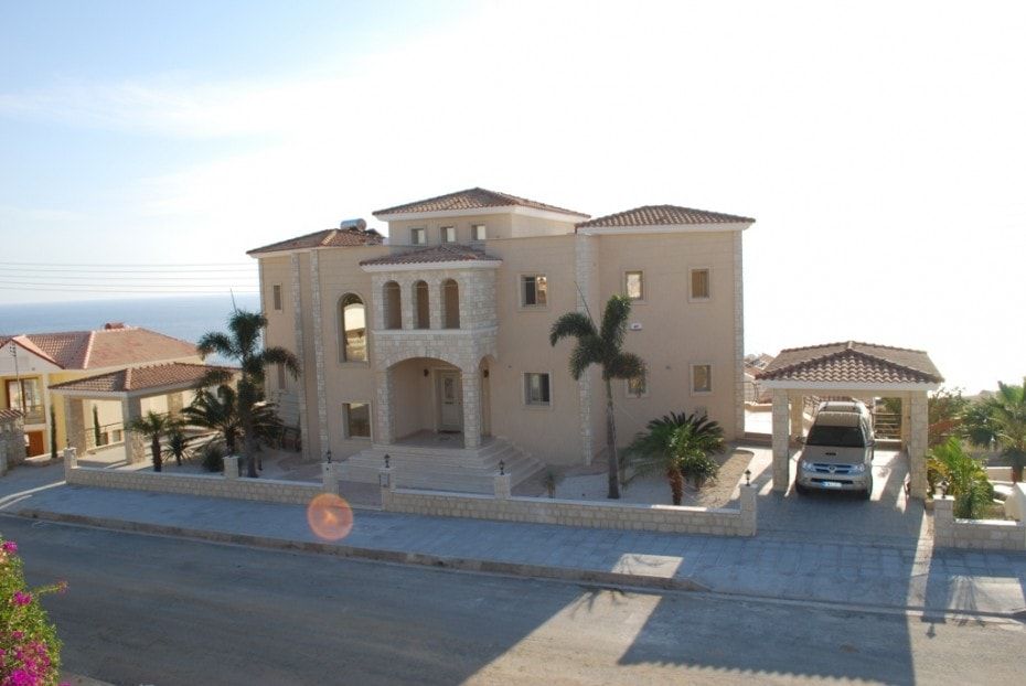 Property photo 2 of 10