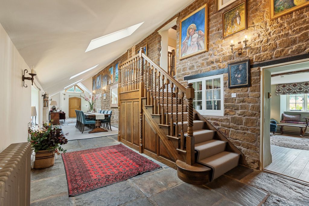 Property photo 2 of 46