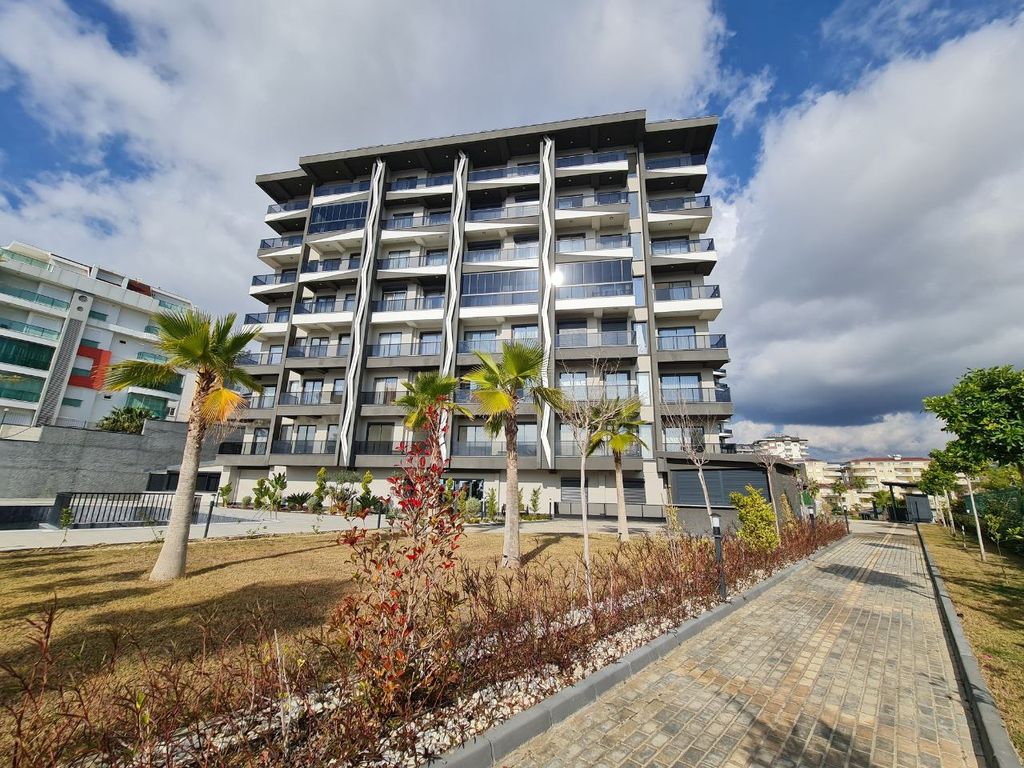 Property photo 2 of 21 Newly Built One-Bedroom Alanya Apartment In Avsallar For Sale - Social Outdoor Space