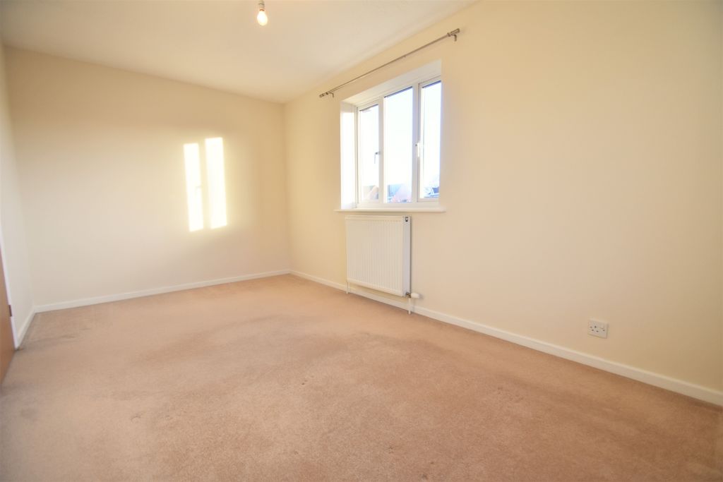 Property photo 2 of 8 Photo 05